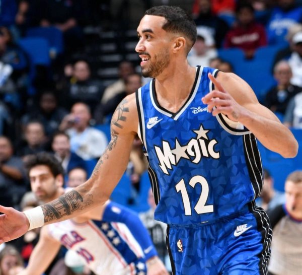 亿融策略 狂甩1500万！定了！广东签下奎恩，即将与球队会合，萨姆纳在路上